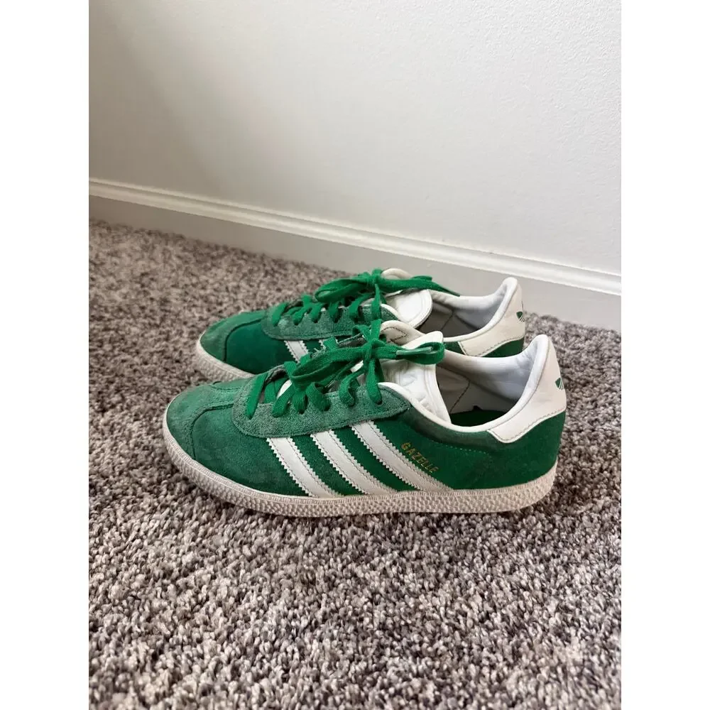 Adidas gazelle suede green/white shoes size 3.5